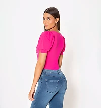 FITTED SHORT SLEEVE T-SHIRT WITH NECKLINE