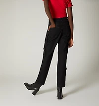 STRAIGHT LEG JEAN, MID RISE, U POCKETS