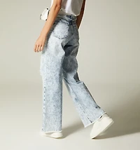 LOW RISE STRAIGHT LEG JEAN, FIVE POCKETS