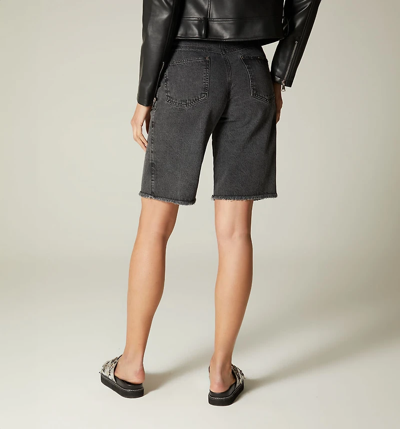Bermuda, high-waisted, five pockets, with