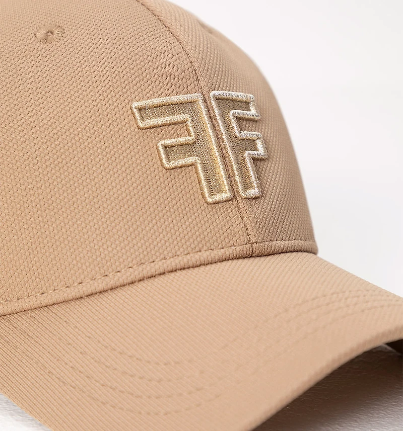 CAP WITH EMBROIDERED LOGO