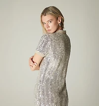 Short sack-style dress with sleeveless design