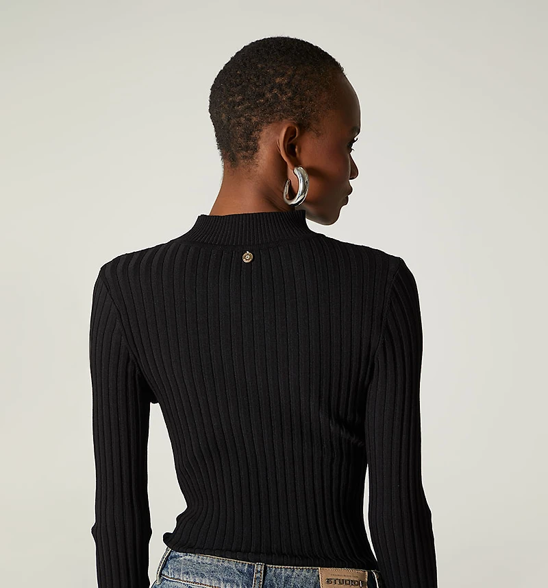TURTLENECK RIBBED KNIT SWEATER