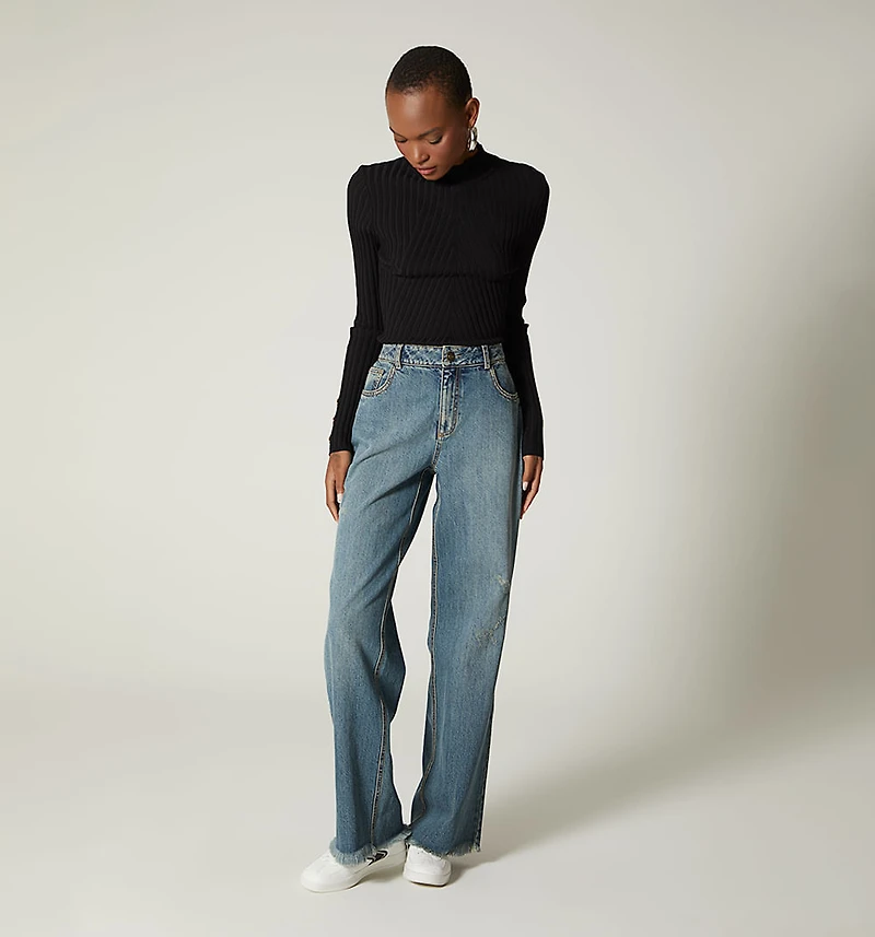 TURTLENECK RIBBED KNIT SWEATER