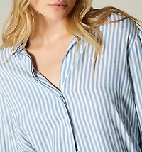SET OF SHORTS, CROP BLOUSE, AND OVERSHIRT