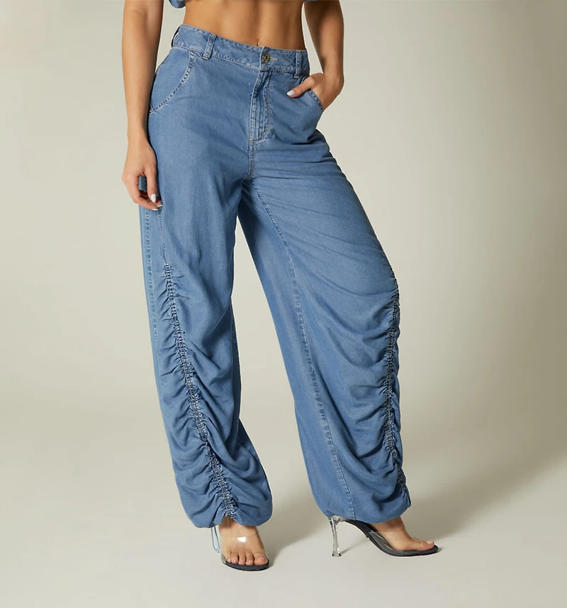 HIGH-WAIST JOGGER JEAN, DIAGONAL CUT