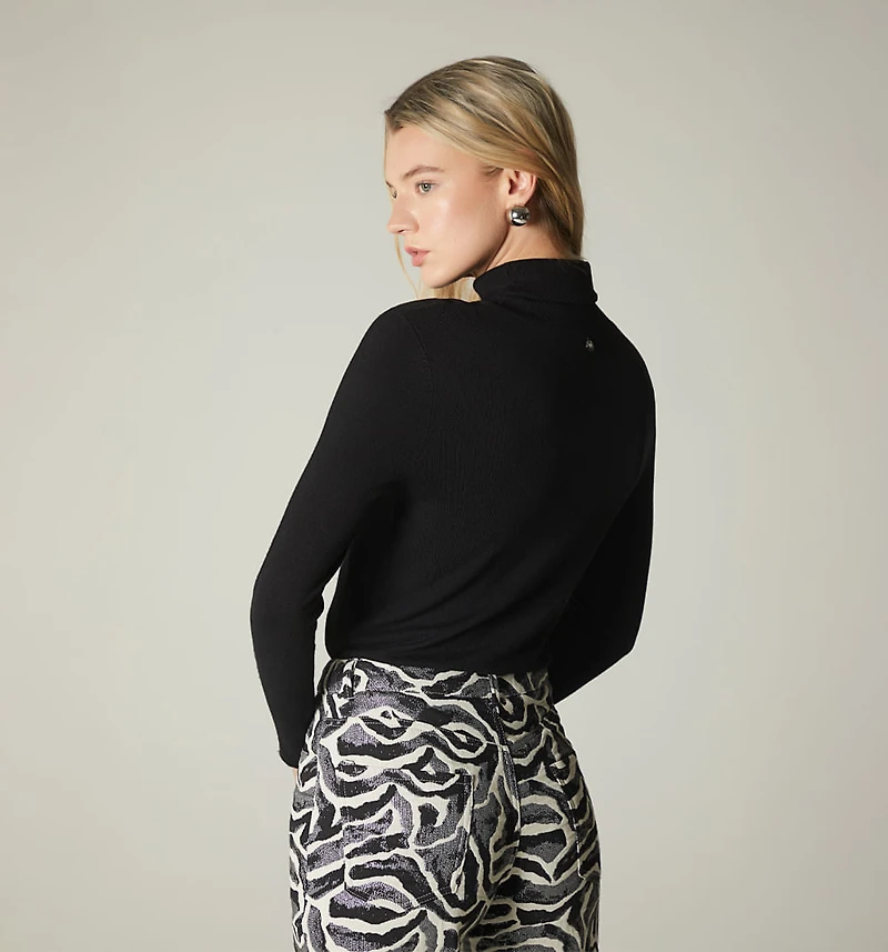 TURTLENECK LONG SLEEVE SWEATER