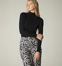 TURTLENECK LONG SLEEVE SWEATER