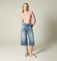 THREE-QUARTER SLEEVE BODYSUIT WITH BACK NECKLINE