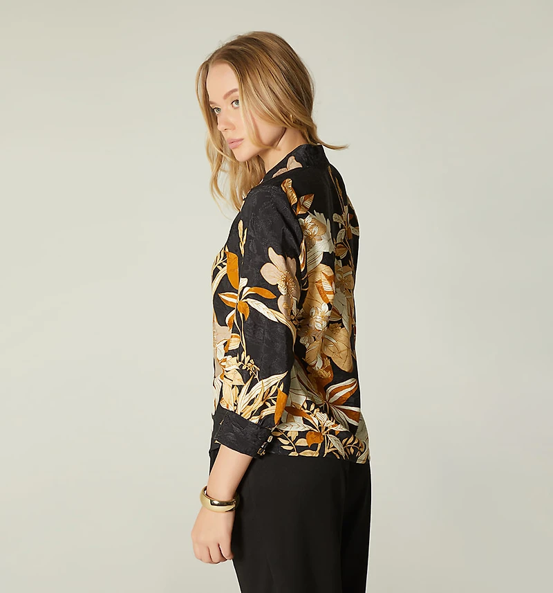 THREE-QUARTER SLEEVE SHIRT BLOUSE