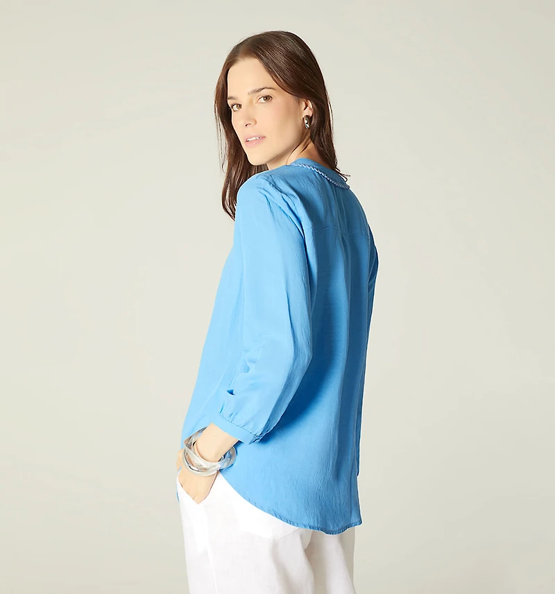 THREE-QUARTER SLEEVE BLOUSE