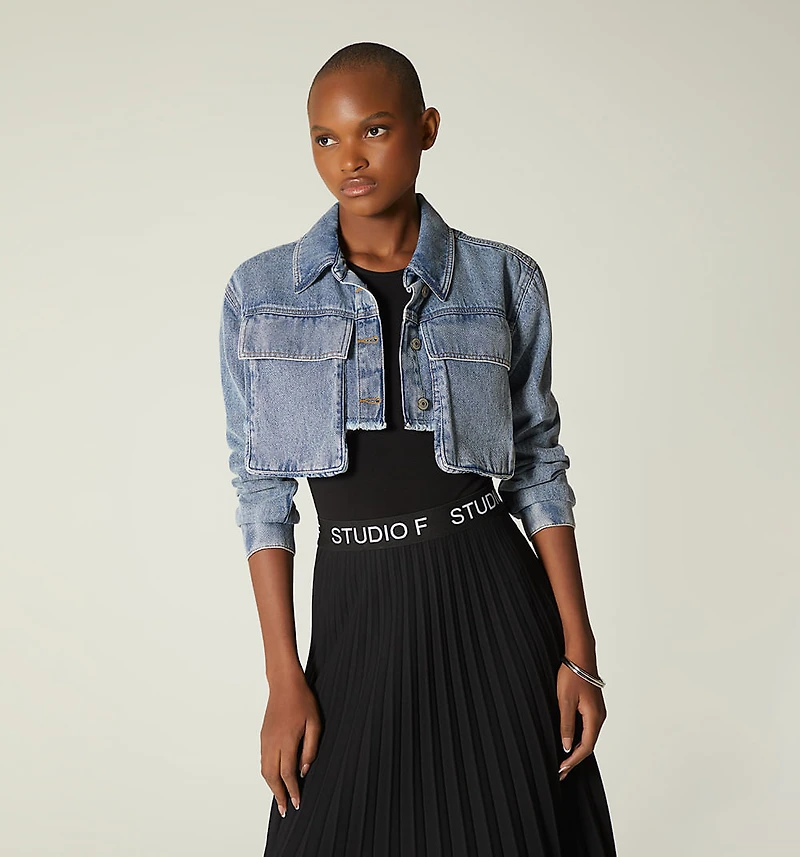 SHORT DENIM JACKET WITH POCKETS