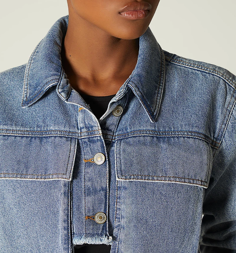 SHORT DENIM JACKET WITH POCKETS
