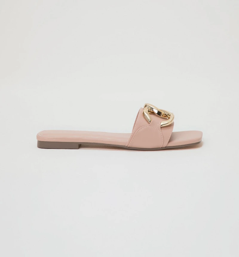 SANDAL WITH LARGE SOLE AND UPPER HARDWARE