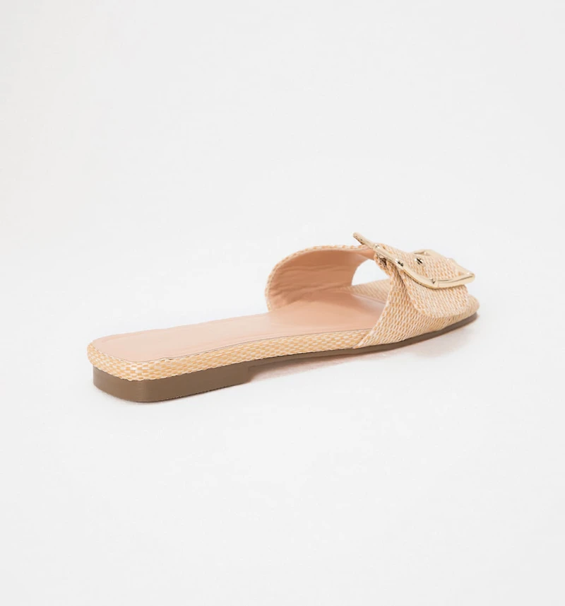 FLAT ORGANIC SANDAL WITH HARDWARE