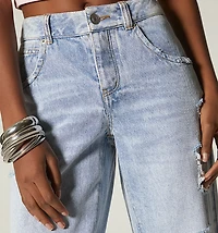 LOW RISE BOYFRIEND JEANS WITH DESTROYER
