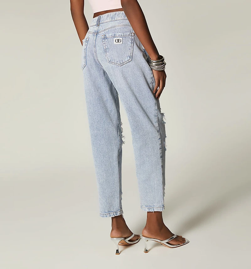 LOW RISE BOYFRIEND JEANS WITH DESTROYER