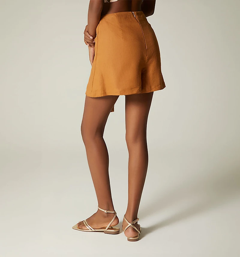 HIGH-WAISTED SHORT WITH FRONT TIE