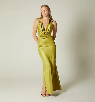 LONG DRESS WITH DEEP NECKLINE