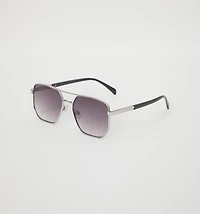 Aviator-style glasses with metal frame