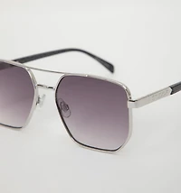 Aviator-style glasses with metal frame