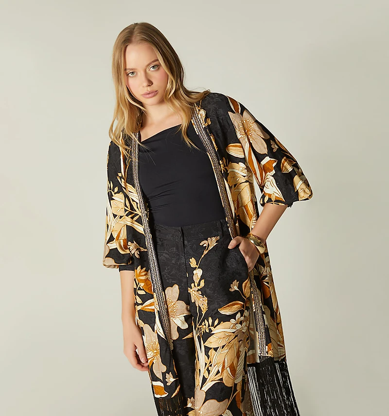 OVERCOAT WITH FRINGES