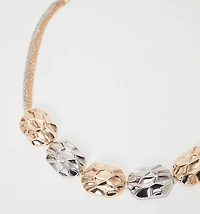 HAMMERED CHARMS BICOLOR NECKLACE
