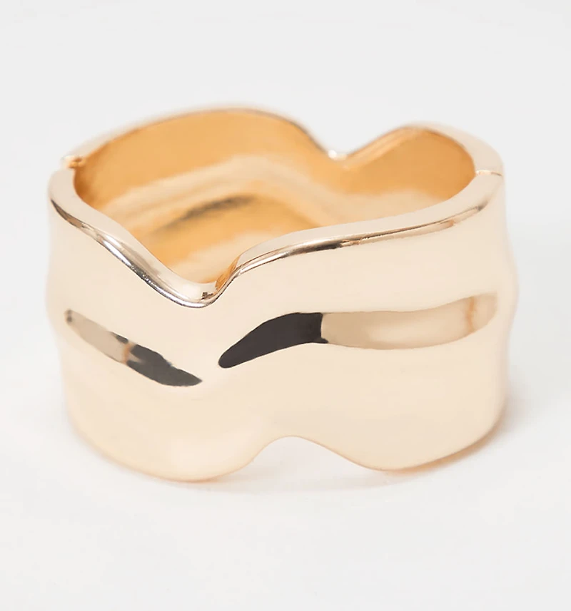 BRACELET WITH RELIEF