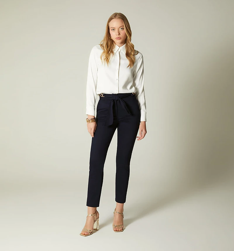 HIGH-WAISTED SHORTS WITH BELT
