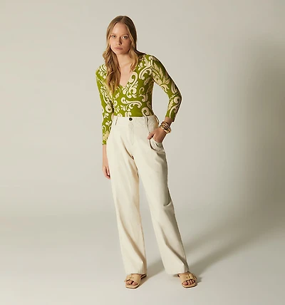 THREE-QUARTER SLEEVE BLOUSE