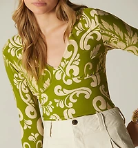 THREE-QUARTER SLEEVE BLOUSE