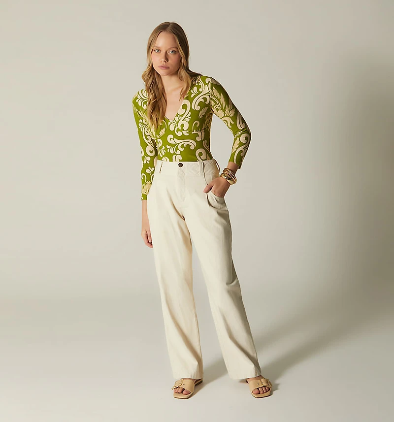 THREE-QUARTER SLEEVE BLOUSE