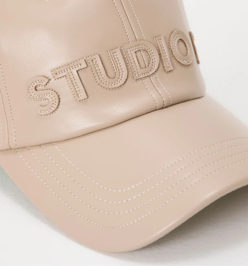PU LOGO CAP