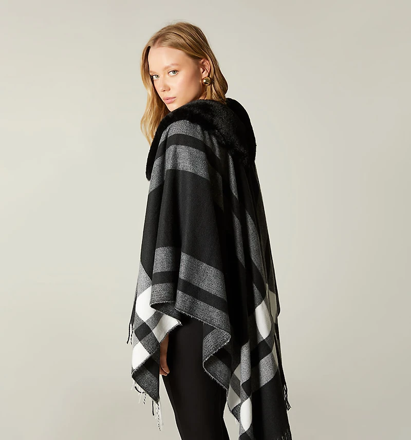 PONCHO WITH FUR COLLAR