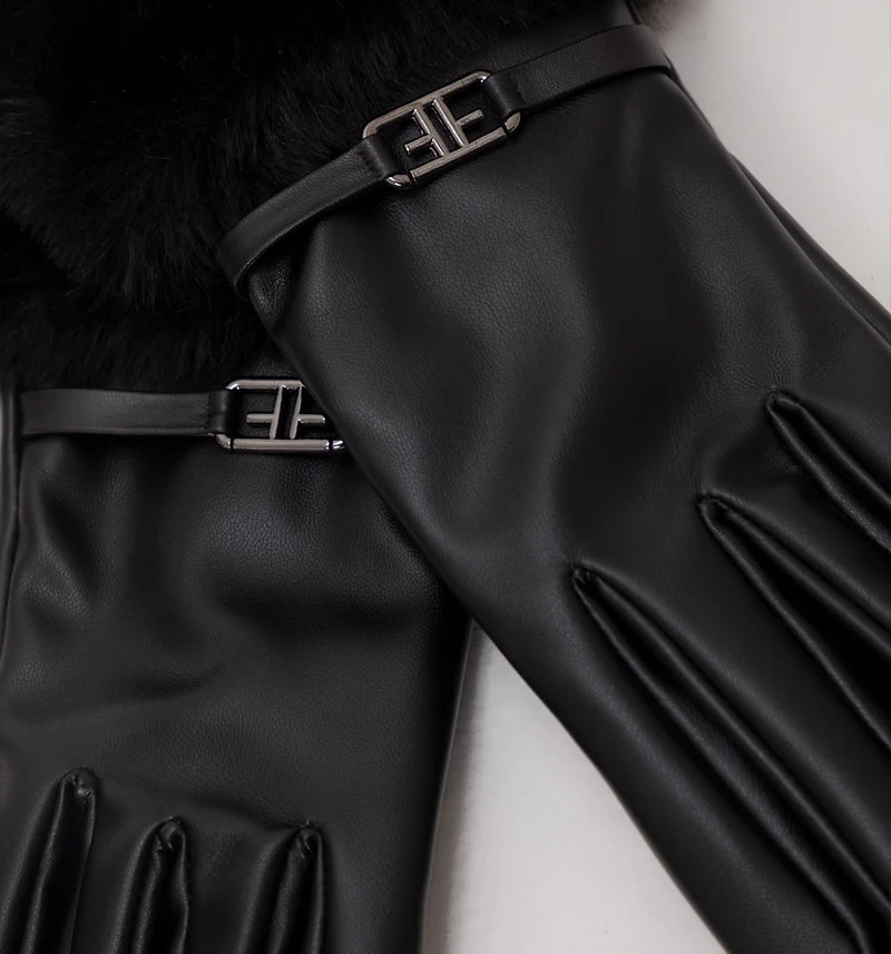 FUR GLOVE WITH LOGO DETAIL