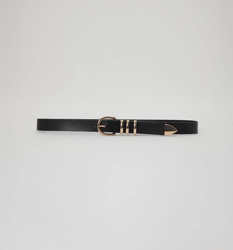 BELT WITH EYELETS AND METAL TIP