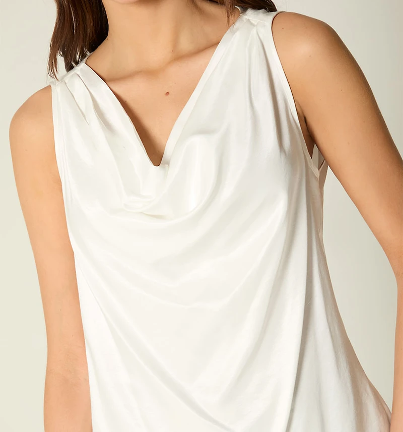 SLEEVELESS BLOUSE WITH PELICAN NECKLINE