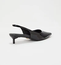 CLOSED SHOE WITH MINI HEEL
