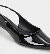 CLOSED SHOE WITH MINI HEEL