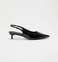 CLOSED SHOE WITH MINI HEEL
