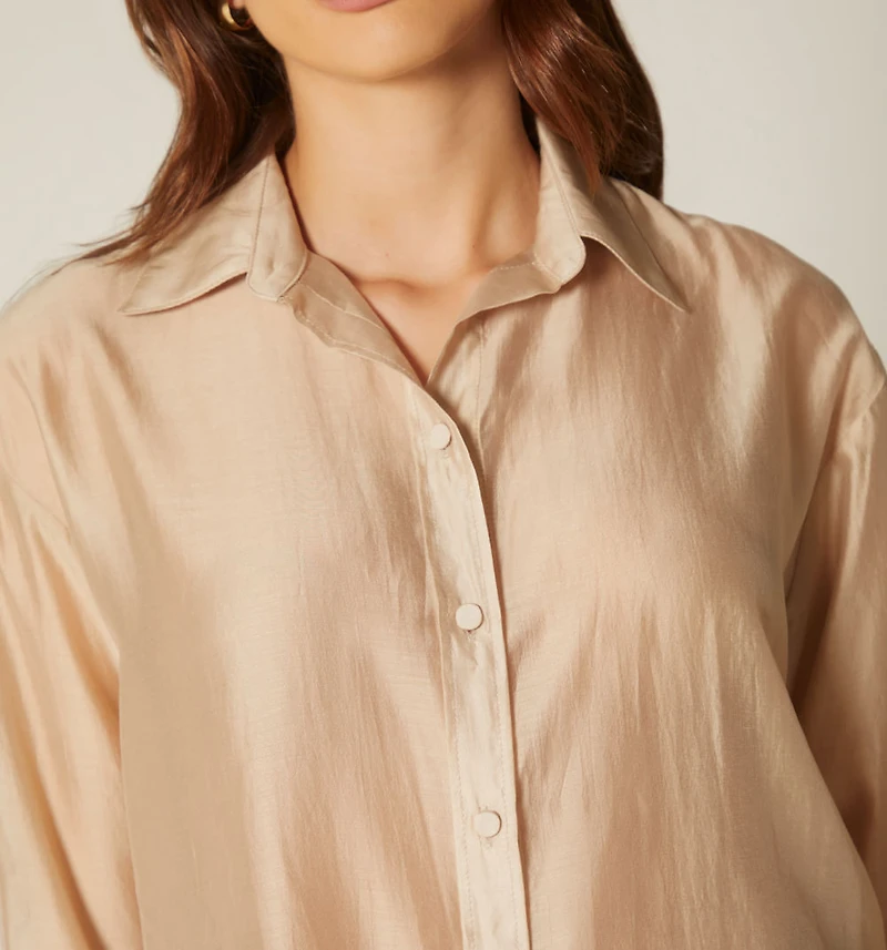 THREE-QUARTER SLEEVE BLOUSE