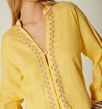 THREE-QUARTER SLEEVE BLOUSE
