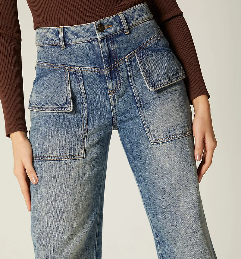 HIGH WAIST STRAIGHT LEG JEAN WITH FLAP POCKETS