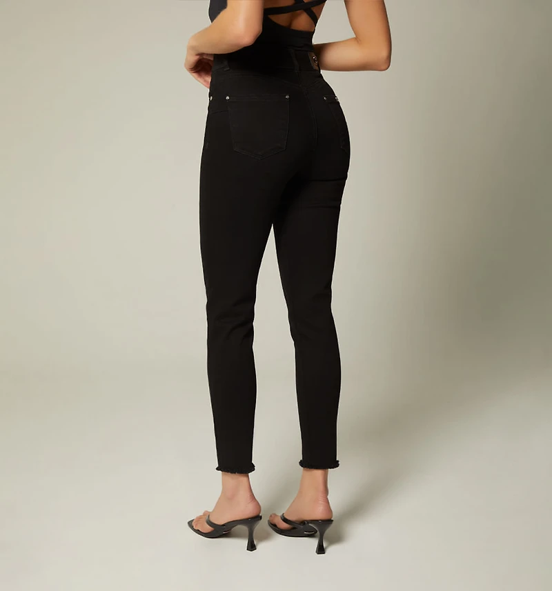 HIGH WAIST ULTRASLIM JEAN WITH BELT