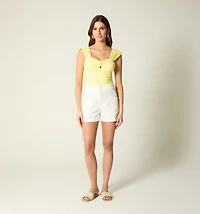 SHORT WITH BUTTON POCKETS
