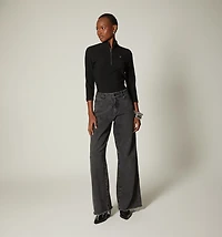 THREE-QUARTER SLEEVE TURTLENECK BLOUSE