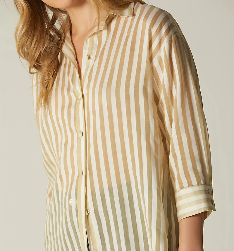 THREE-QUARTER SLEEVE BLOUSE