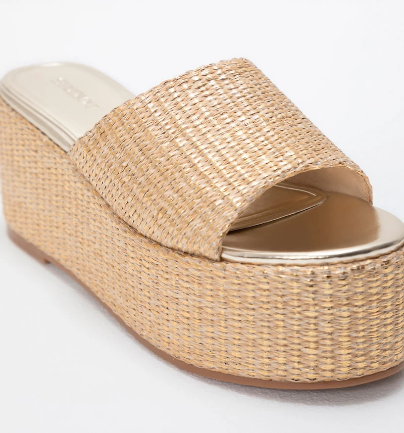 FLAT SANDAL WITH UPPER AND SOLE