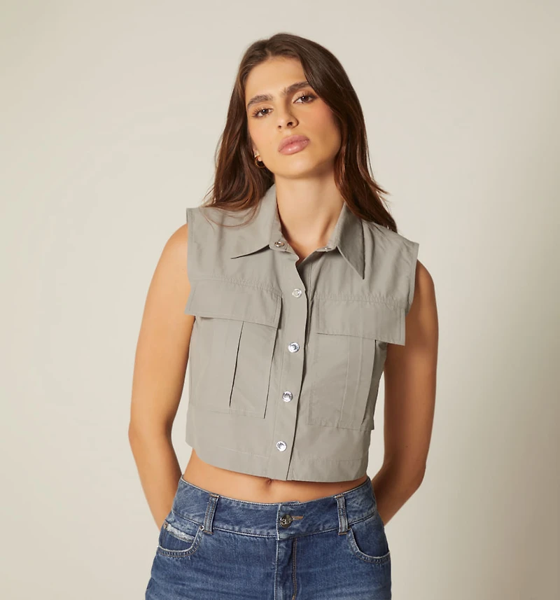 CROP SLEEVELESS, YOKE COLLAR AND POCKETS