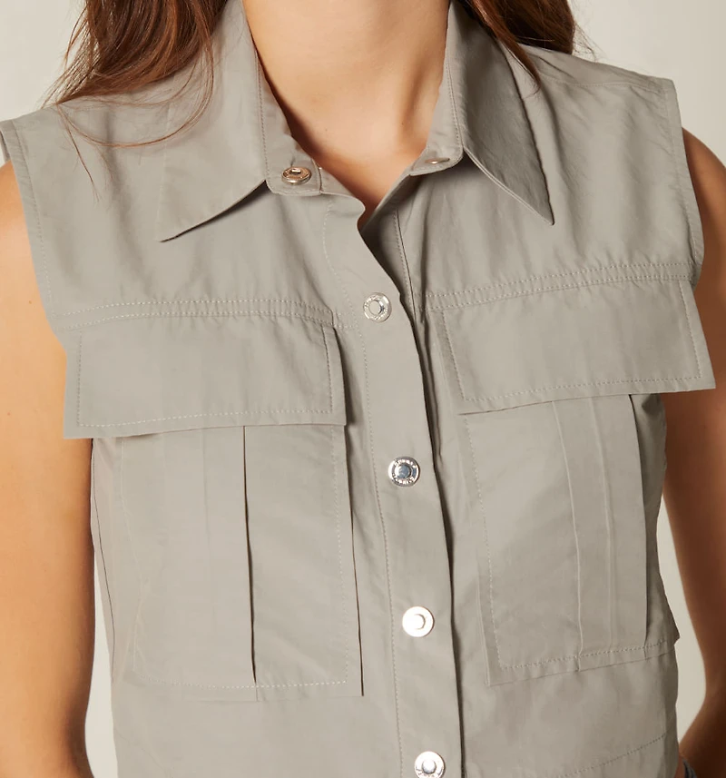 CROP SLEEVELESS, YOKE COLLAR AND POCKETS